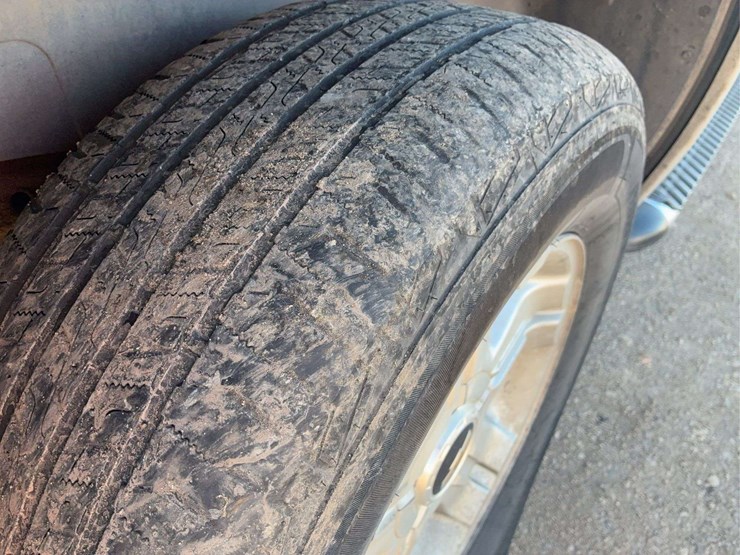 2012-chevrolet-tahoe-lt-image-35