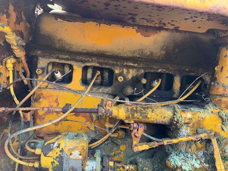 caterpillar-twenty-two-image-17