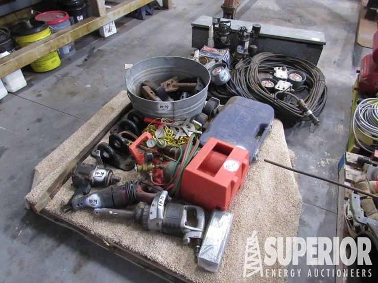 (10-19)-(2)-little-giant-submersible-pumps,-(2)-...-image-1