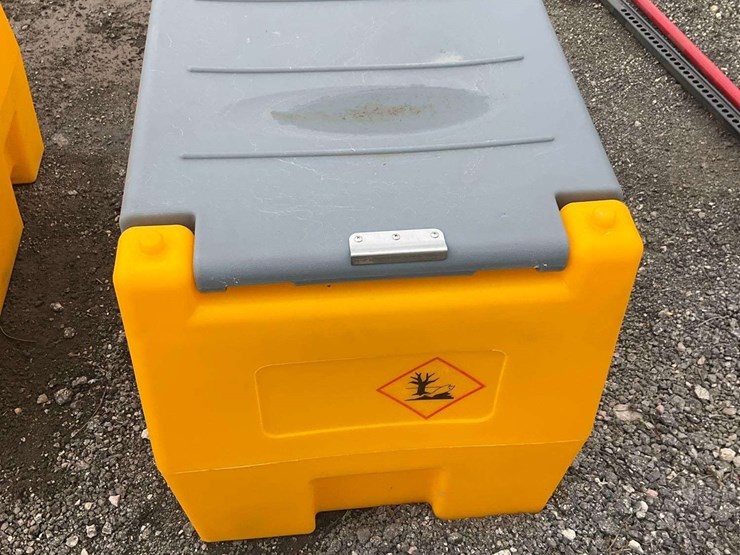 2025-poly-fuel-tank-with-electric-pump-image-3