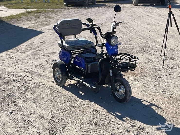 2025-spirit-electric-scooter-image-2