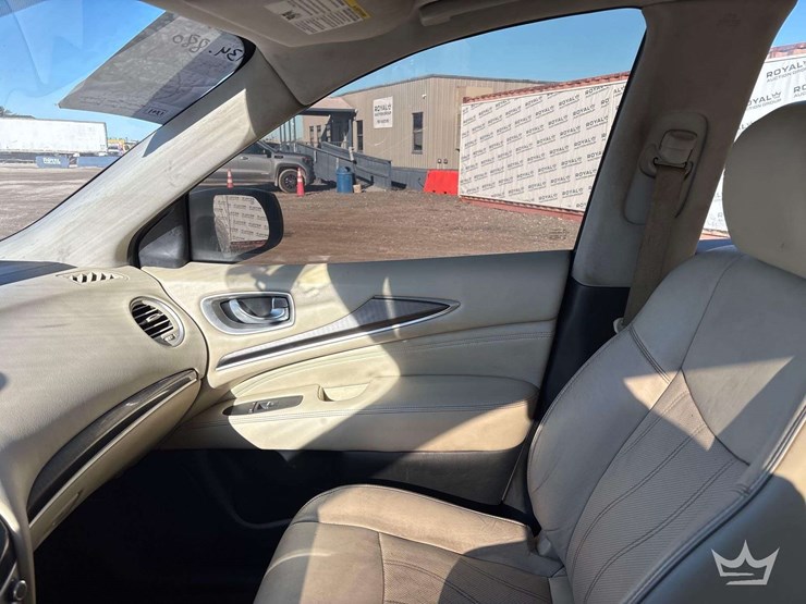 2018-infiniti-qx60-awd-suv-image-17