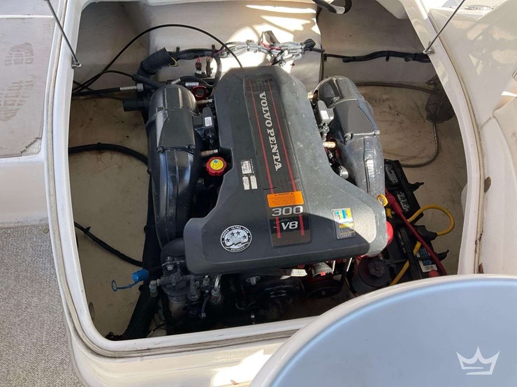 2012-chaparral-sunesta-boat-with-22ft.-t/a-continental-boat-trailer-image-5