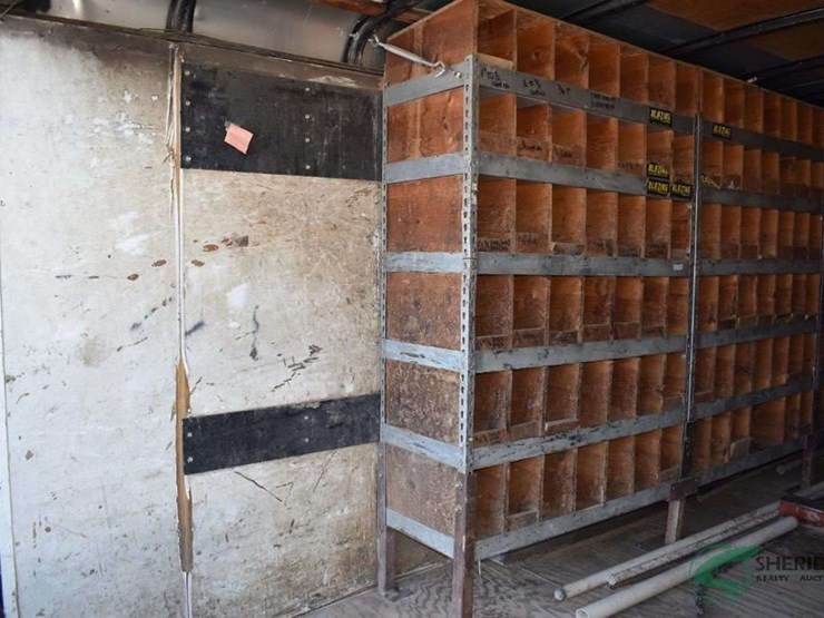 2004-united-enclosed-trailer-with-built-in-shelving-22ft-image-20