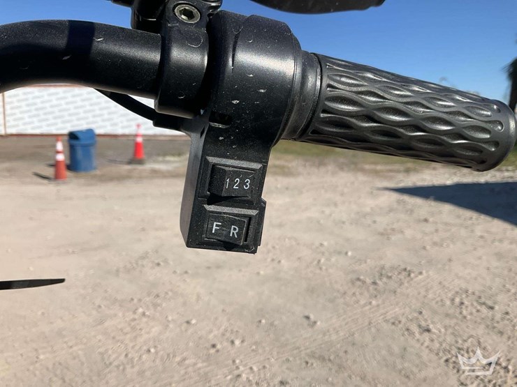 2025-spirit-electric-scooter-image-7