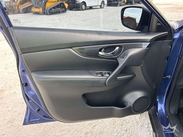 2017-nissan-rogue-image-11