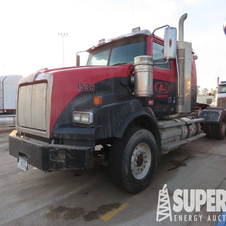 2015 WESTERN STAR 4900