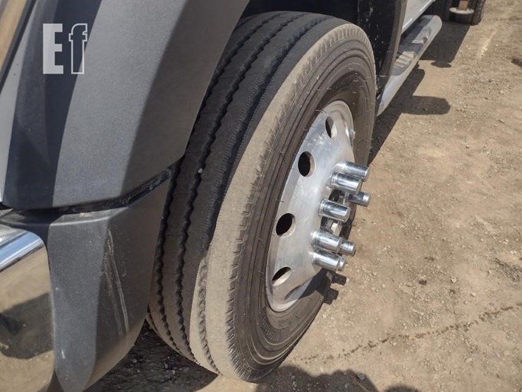 18-ford-f550-image-18