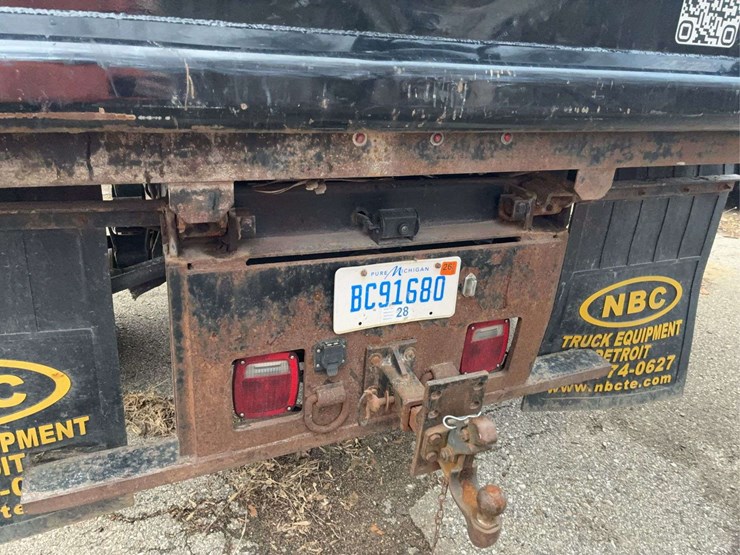 2022-ford-f550-image-12