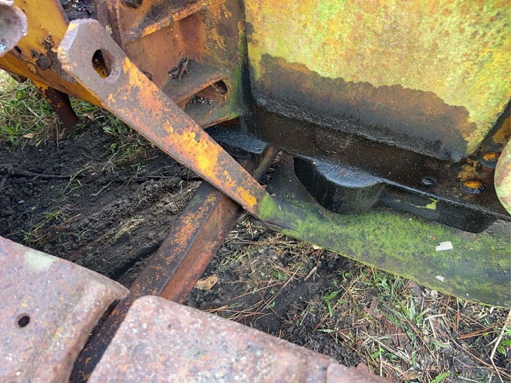 caterpillar-thirty-image-20