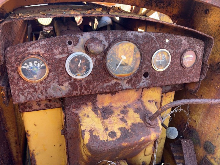 minneapolis-moline-diesel-crawler-image-26