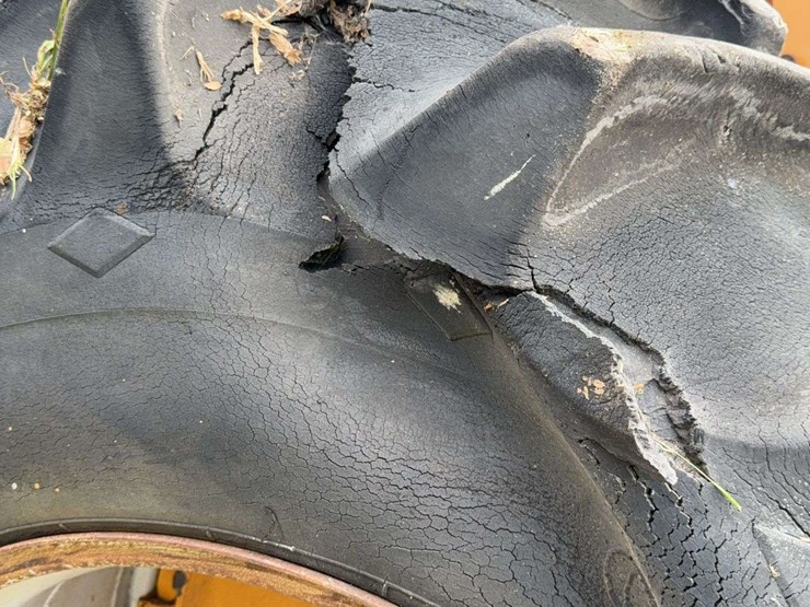 minneapolis-moline-g706-image-51