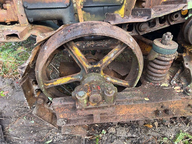 caterpillar-thirty-image-38