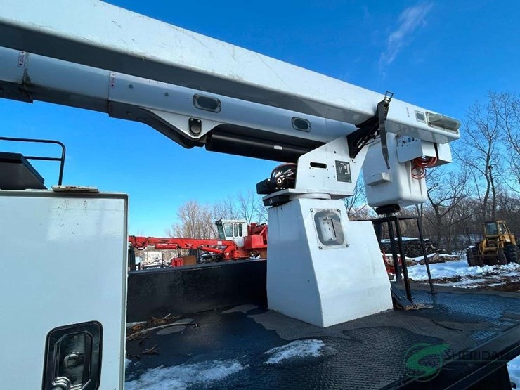 2021-ford-f750-image-8