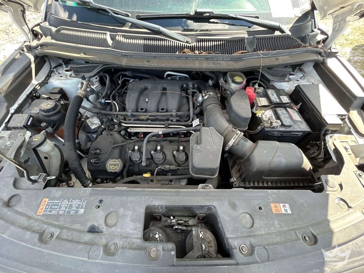 2017-ford-explorer-image-6