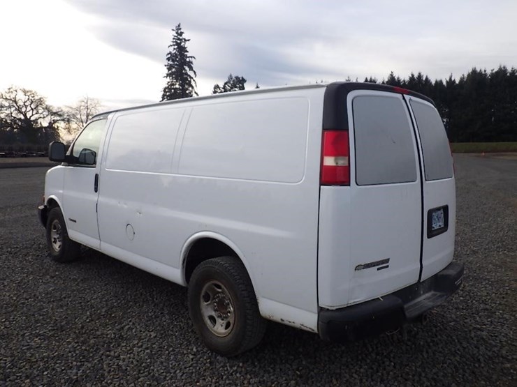 2005-chevrolet-express-2500-image-7