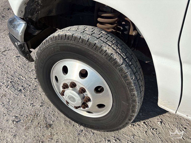 2003-ford-e450-image-42