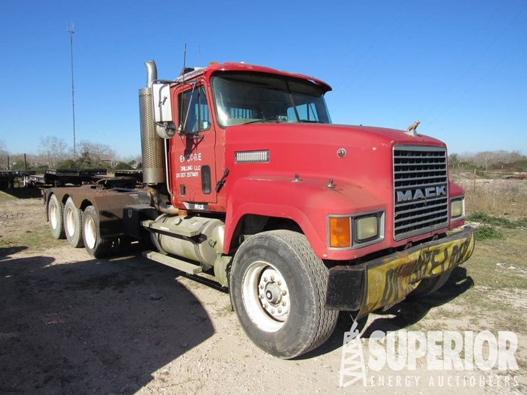 2001-mack-ch613-image-3