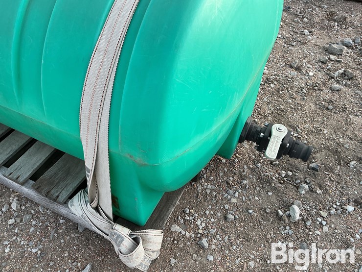 200-gallon-oval-tank-on-pallet-image-10