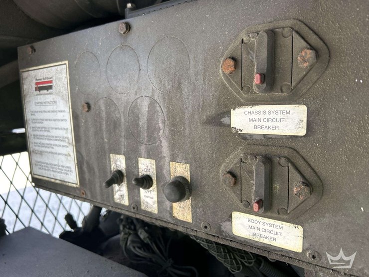 2000-thomas-saf-t-liner-image-9