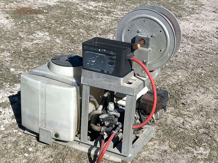 portable-pressure-washing-system-image-2