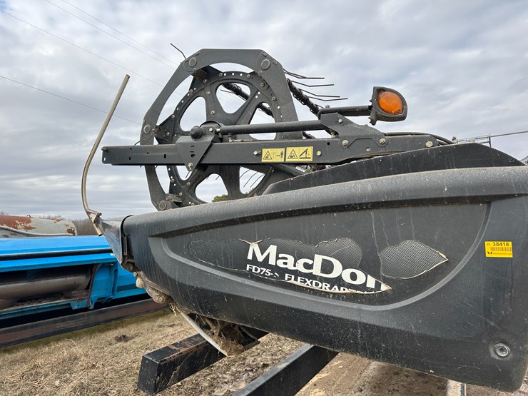 2015-mac-don-fd75-image-21