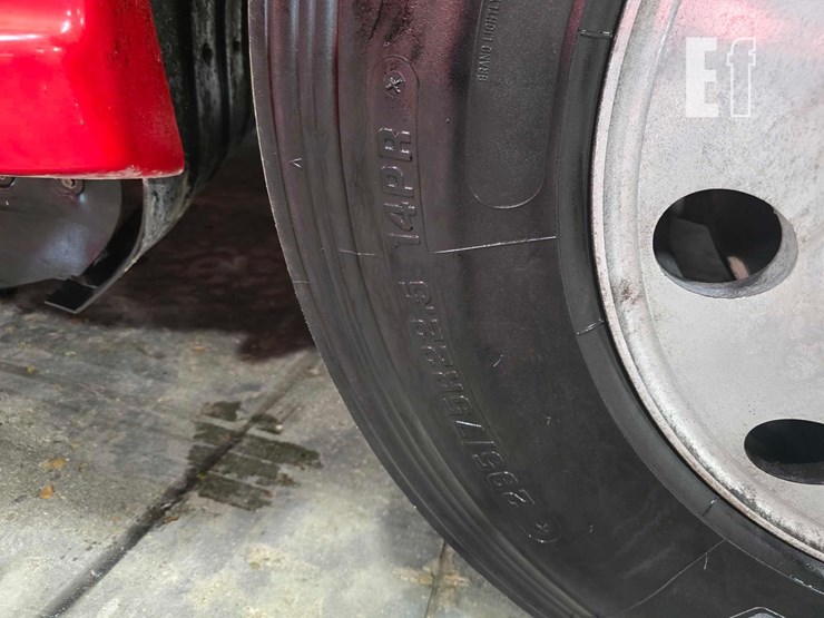 2020-kenworth-t680-image-27