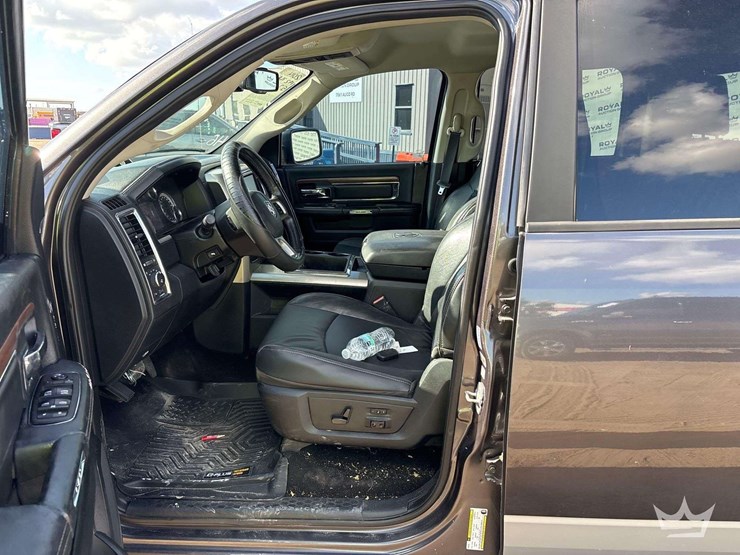 2014-dodge-1500-image-14