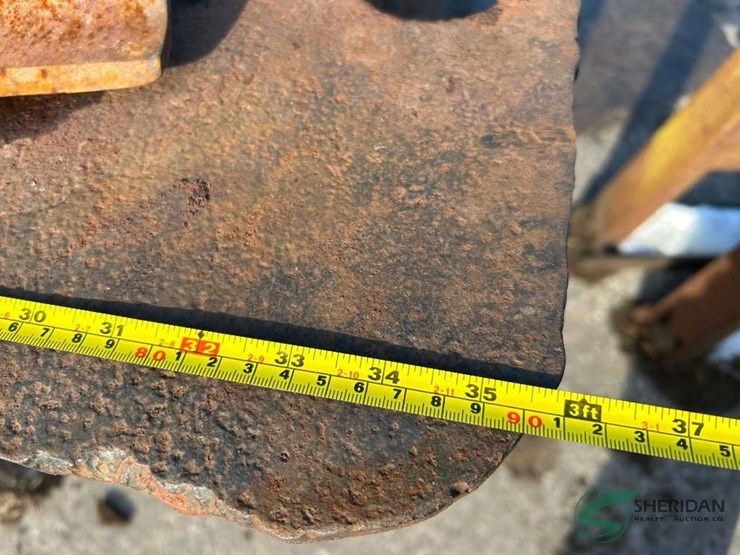 steel-work-bench/cabinet-with-vise-image-10