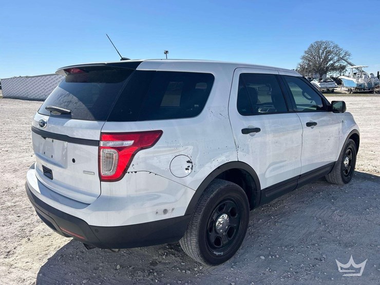 2015-ford-explorer-image-3