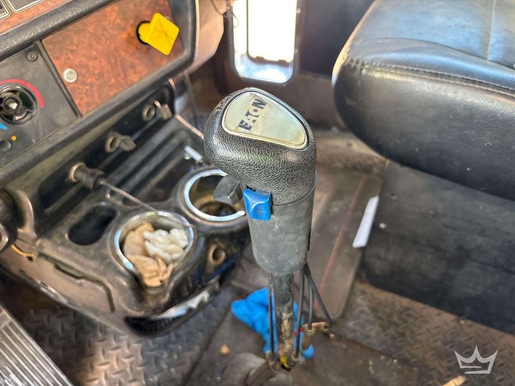 2016-kenworth-t800-image-39