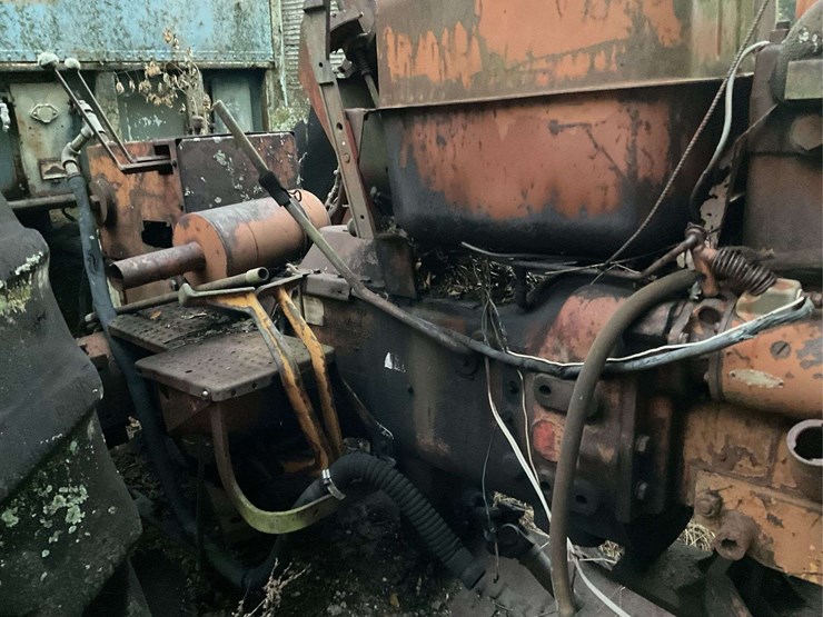 minneapolis-moline-m604-image-6