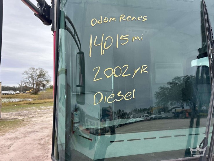 2002-blue-bird-f131612-bus-image-50