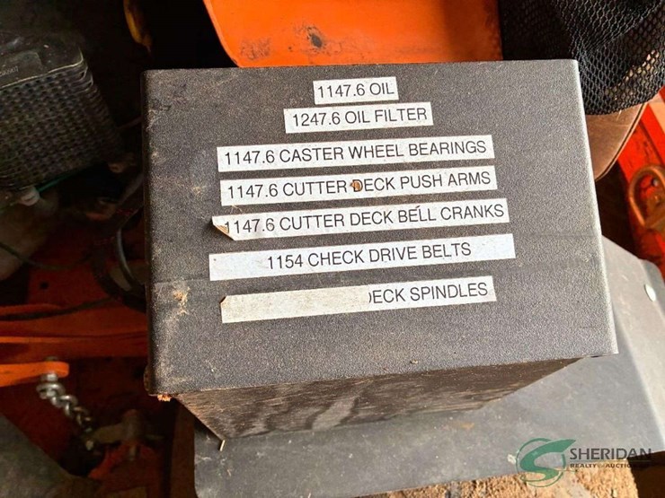 scag-stand-on-zero-turn-61"-mowing-deck-showing-1152-hours-image-4