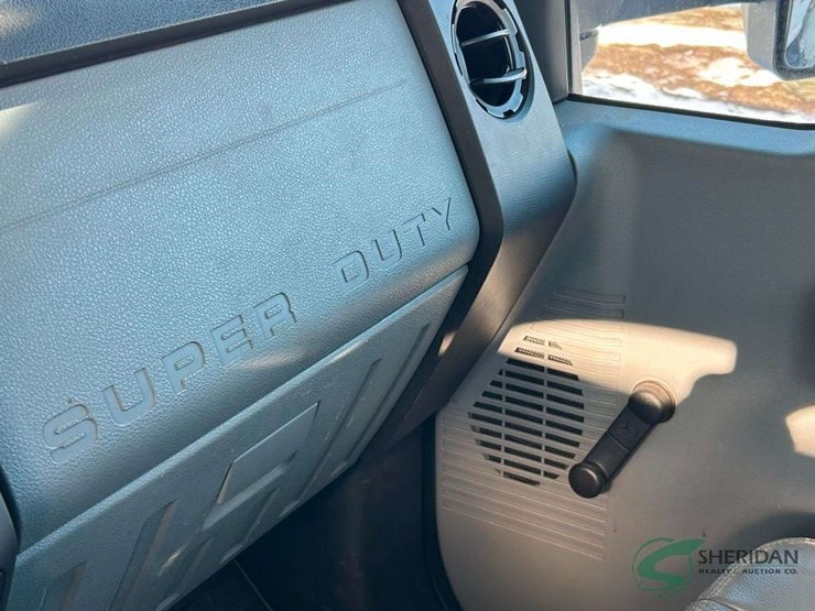 2021-ford-f750-image-32