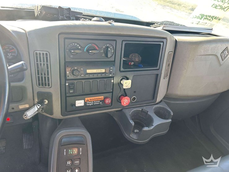 2011-international-durastar-4300-image-15