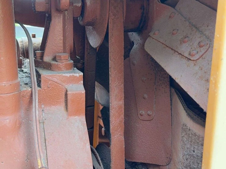 minneapolis-moline-g706-image-35