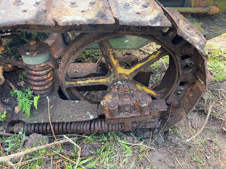 caterpillar-thirty-image-45