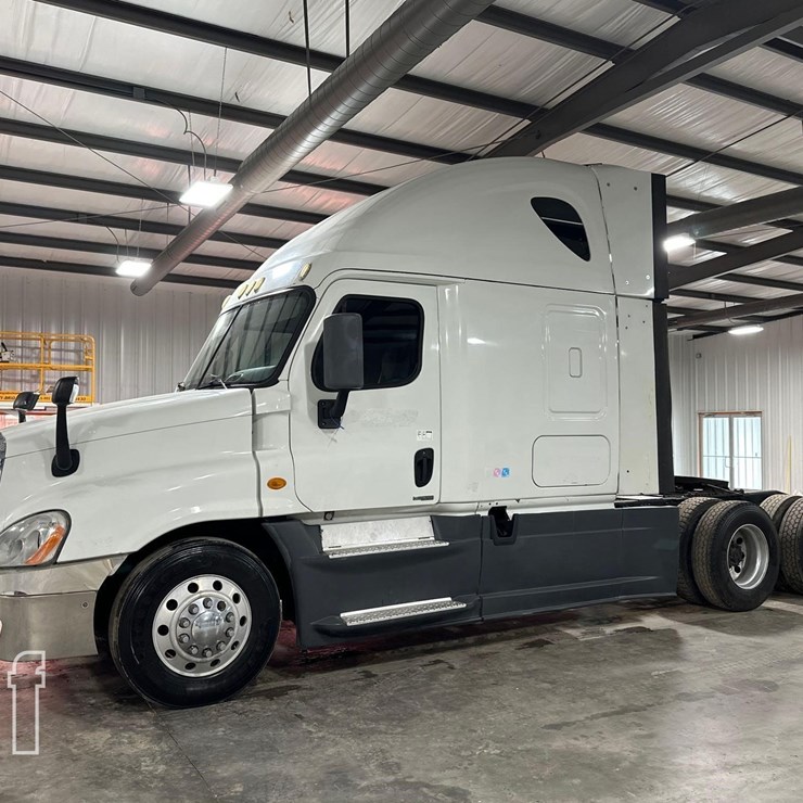 2014 FREIGHTLINER CASCADIA 125