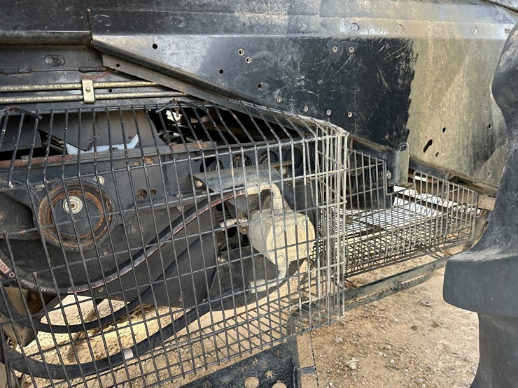 #38416-•-2016-case-axial-flow-8240-prwd-combine-yfg230343-image-39