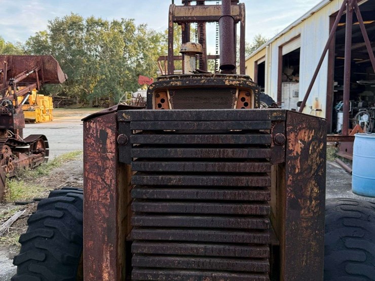 oliver-forklift-image-5
