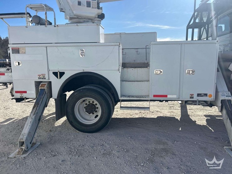 bucket-truck-image-20