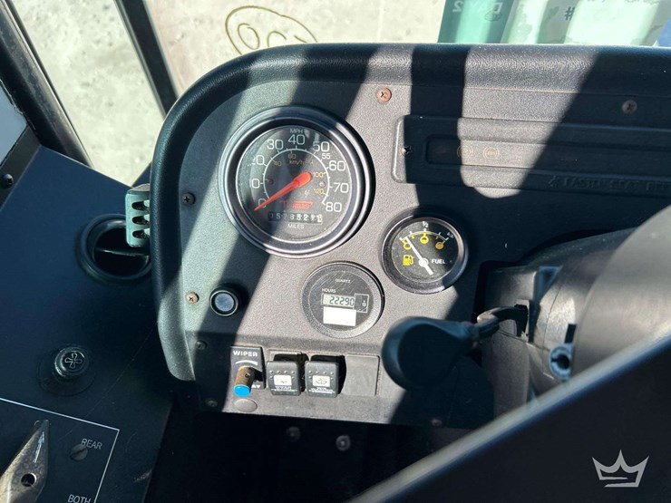 2000-thomas-saf-t-liner-image-12