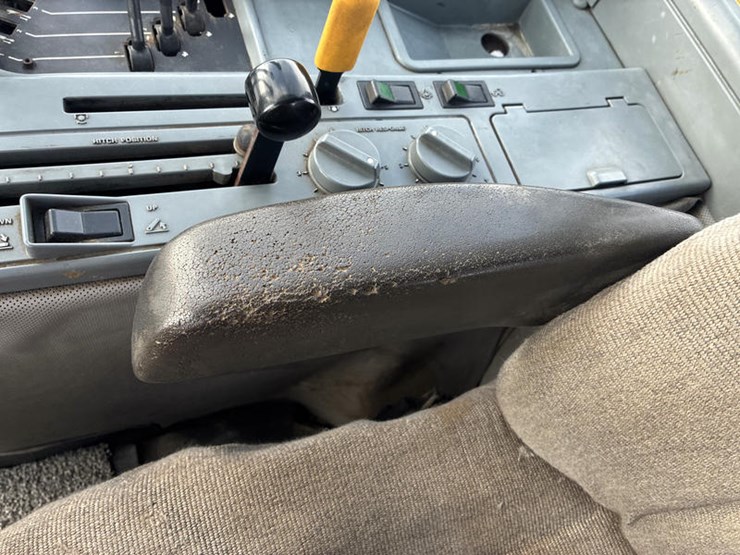 1988-case-ih-7130-image-57