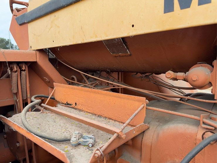 minneapolis-moline-g705-image-15