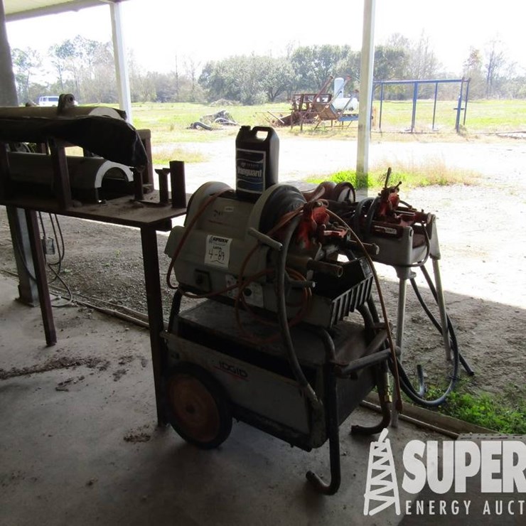 (4-89) RIDGID 1822 Pipe Threader, RIDGID 535 Pip...