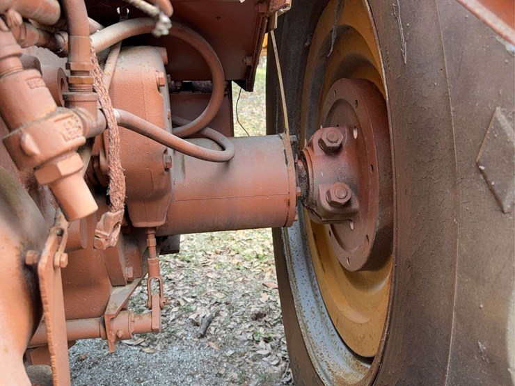 minneapolis-moline-g706-image-17