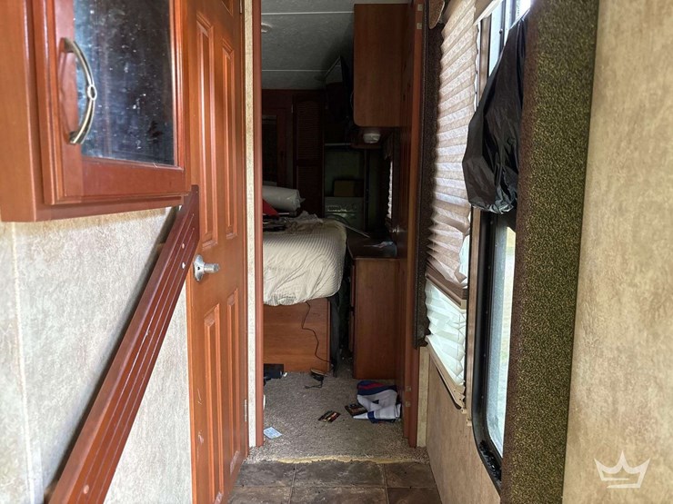 2012-keystone-alpine-3500re-39ft.-t/a-5th-wheel-travel-trailer-image-9