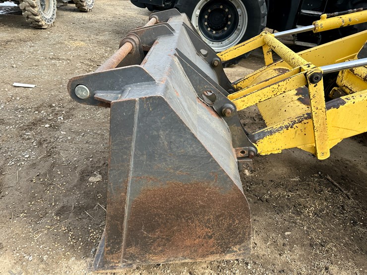 new-holland-lb75b-image-48