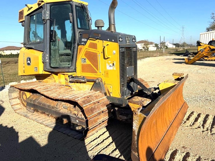 2017-deere-550k-lgp-image-3